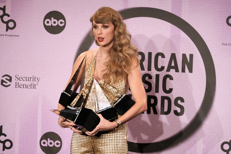 Taylor Swift at 2022 American Music Awards — photo 139