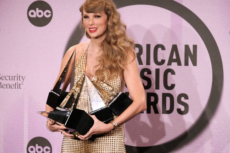 Taylor Swift at 2022 American Music Awards — photo 141