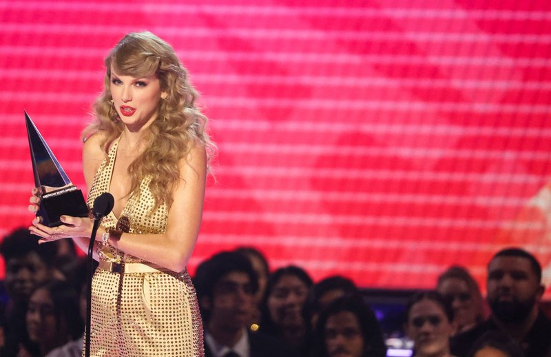 Taylor Swift at 2022 American Music Awards — photo 145