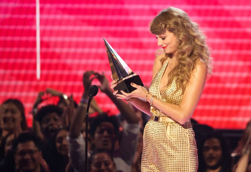 Taylor Swift at 2022 American Music Awards — photo 146