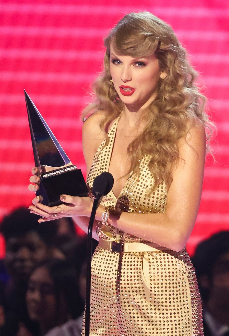Taylor Swift at 2022 American Music Awards — photo 148