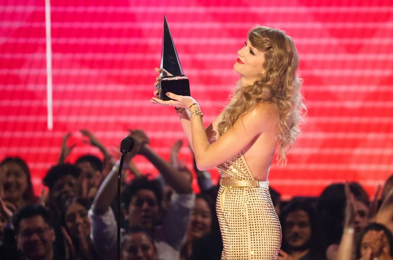 Taylor Swift at 2022 American Music Awards — photo 149