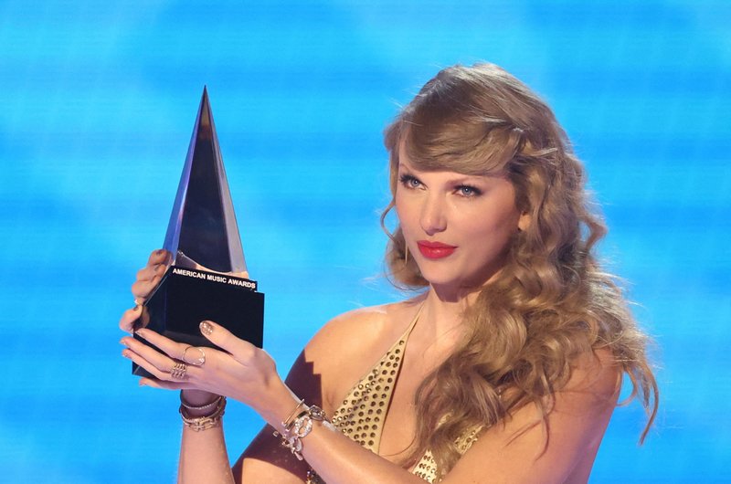 Taylor Swift at 2022 American Music Awards — photo 160