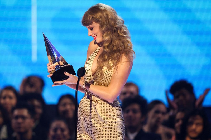 Taylor Swift at 2022 American Music Awards — photo 162