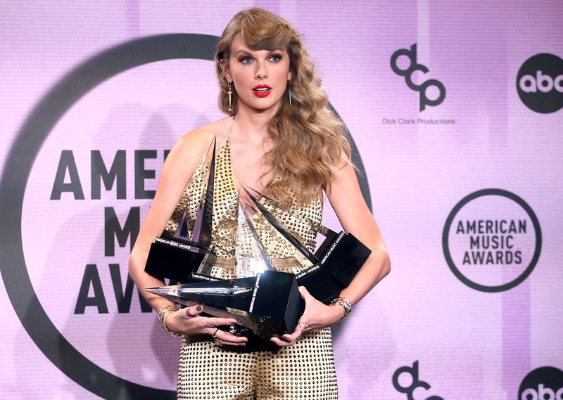 Taylor Swift at 2022 American Music Awards — photo 190
