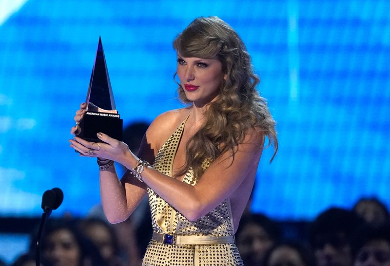 Taylor Swift at 2022 American Music Awards — photo 259