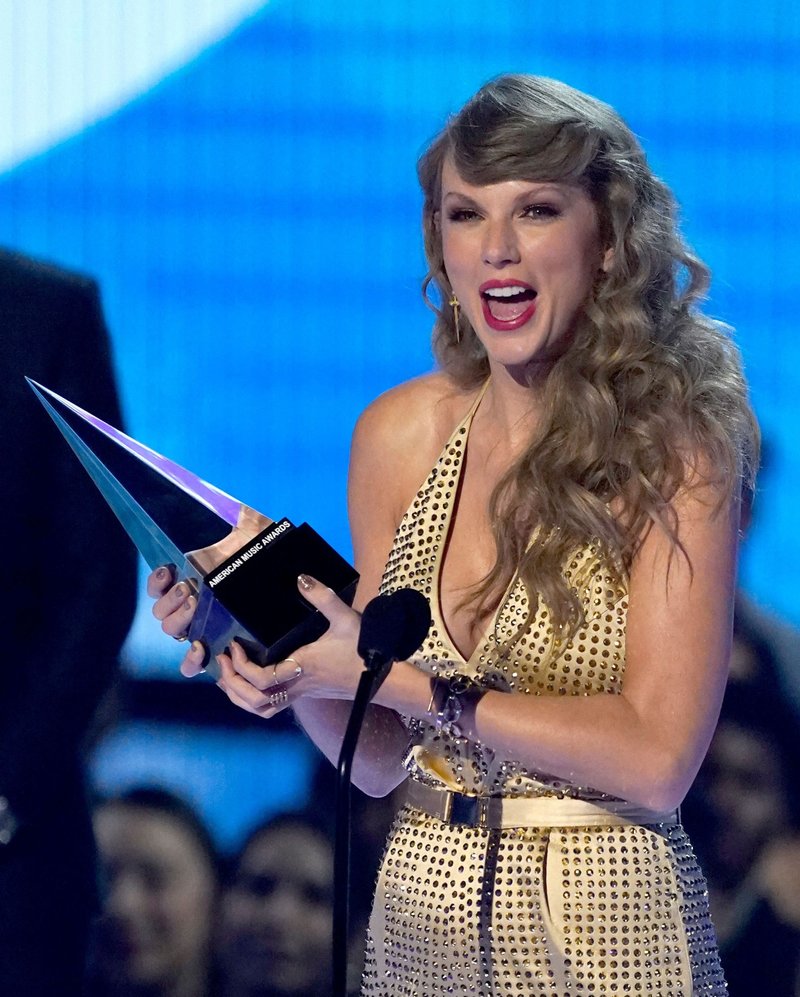 Taylor Swift at 2022 American Music Awards — photo 262
