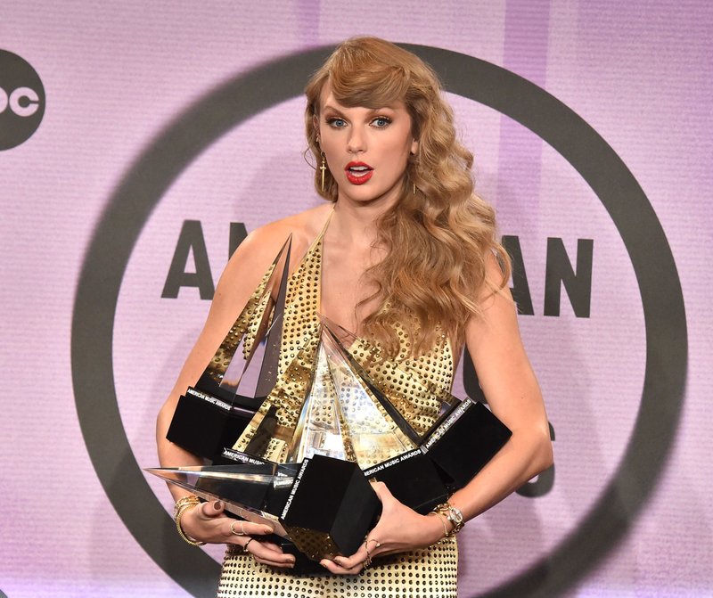 Taylor Swift at 2022 American Music Awards — photo 281