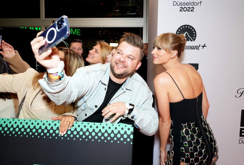 Taylor Swift at 2022 MTV Europe Music Awards — photo 88