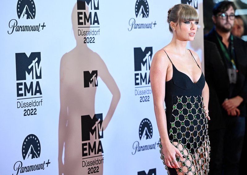 Taylor Swift at 2022 MTV Europe Music Awards — photo 101