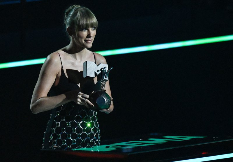Taylor Swift at 2022 MTV Europe Music Awards — photo 104