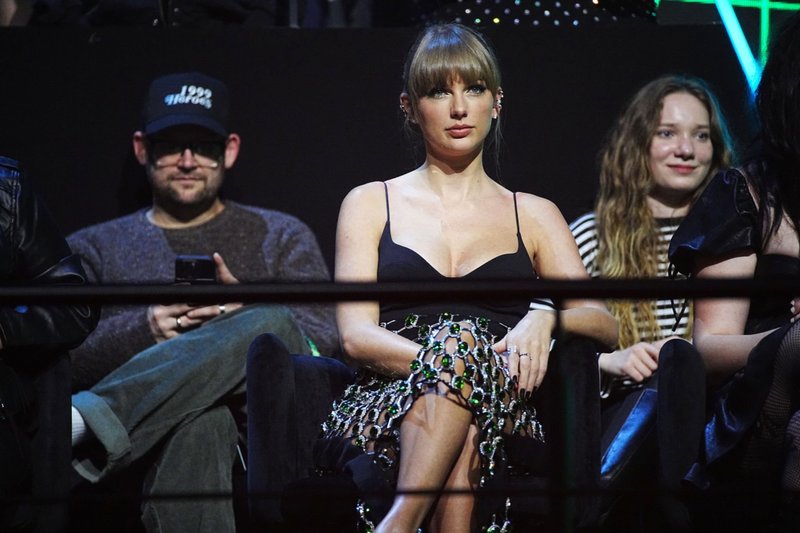 Taylor Swift at 2022 MTV Europe Music Awards — photo 120