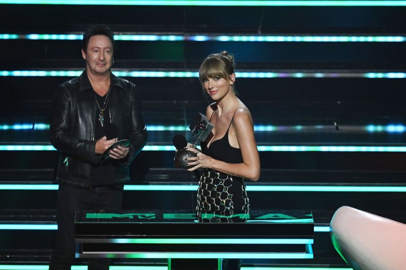 Taylor Swift at 2022 MTV Europe Music Awards — photo 123