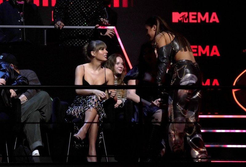 Taylor Swift at 2022 MTV Europe Music Awards — photo 150