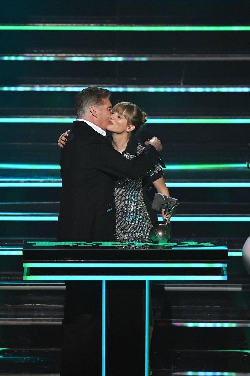 Taylor Swift at 2022 MTV Europe Music Awards — photo 225