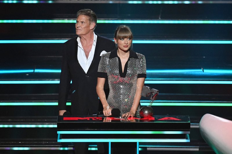 Taylor Swift at 2022 MTV Europe Music Awards — photo 226