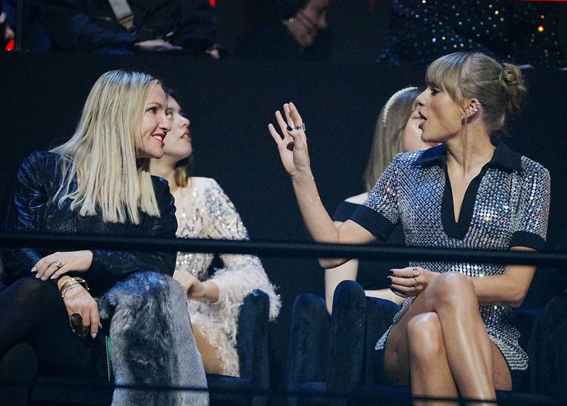 Taylor Swift at 2022 MTV Europe Music Awards — photo 245