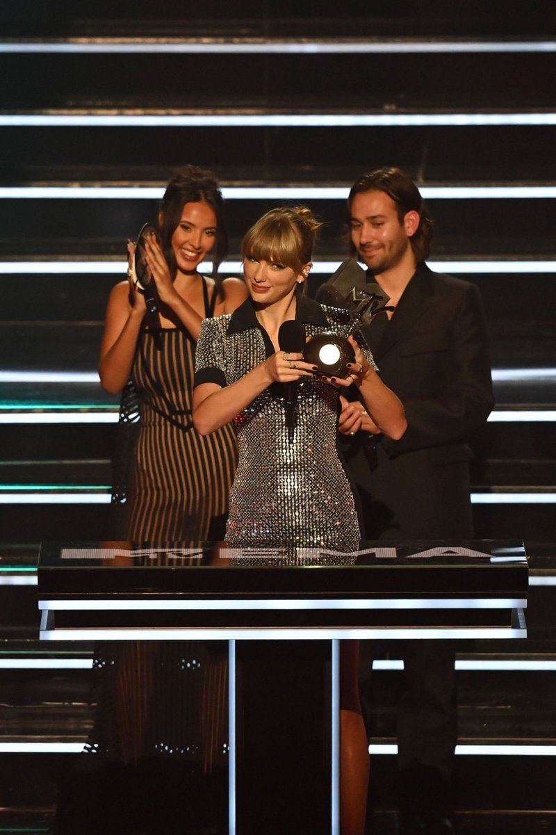 Taylor Swift at 2022 MTV Europe Music Awards — photo 271