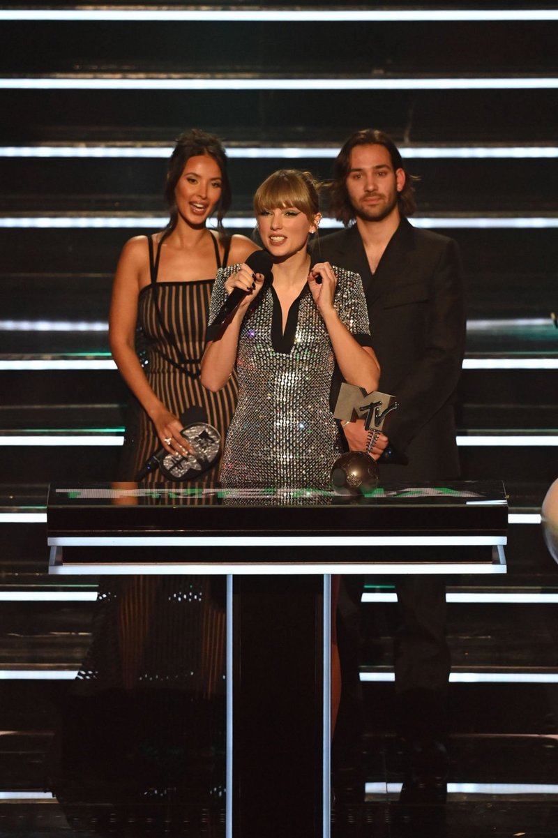 Taylor Swift at 2022 MTV Europe Music Awards — photo 273