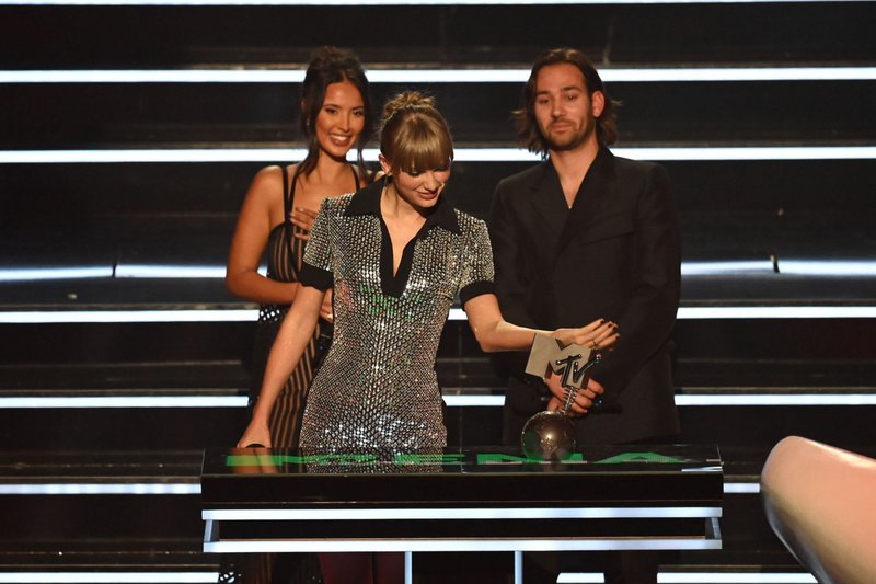Taylor Swift at 2022 MTV Europe Music Awards — photo 274