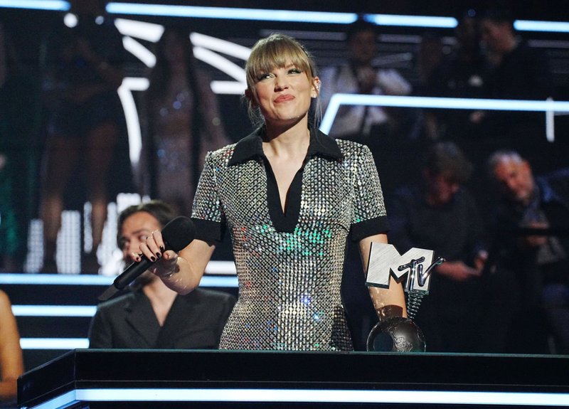 Taylor Swift at 2022 MTV Europe Music Awards — photo 288