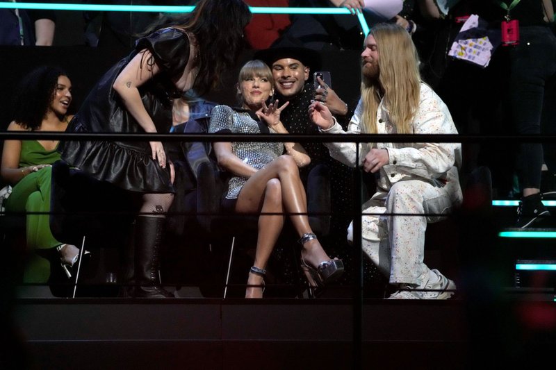 Taylor Swift at 2022 MTV Europe Music Awards — photo 309