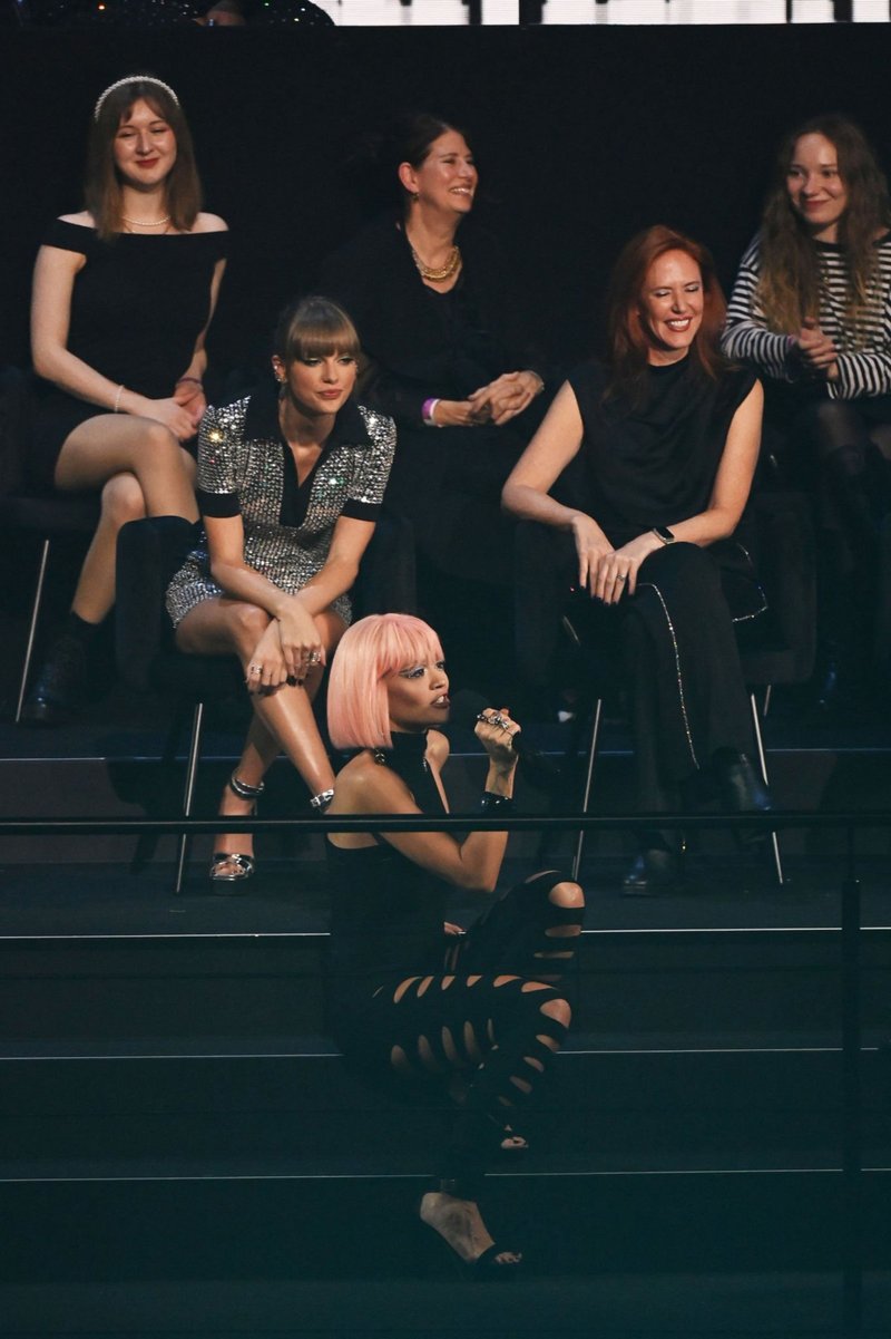 Taylor Swift at 2022 MTV Europe Music Awards — photo 324