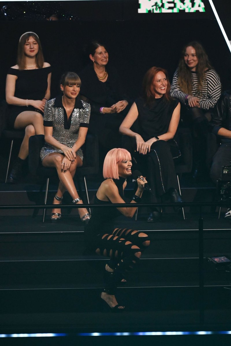 Taylor Swift at 2022 MTV Europe Music Awards — photo 325