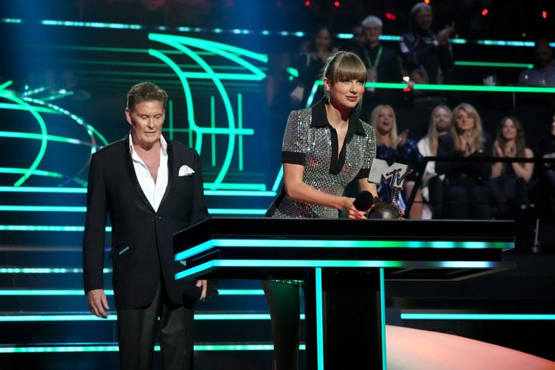 Taylor Swift at 2022 MTV Europe Music Awards — photo 336