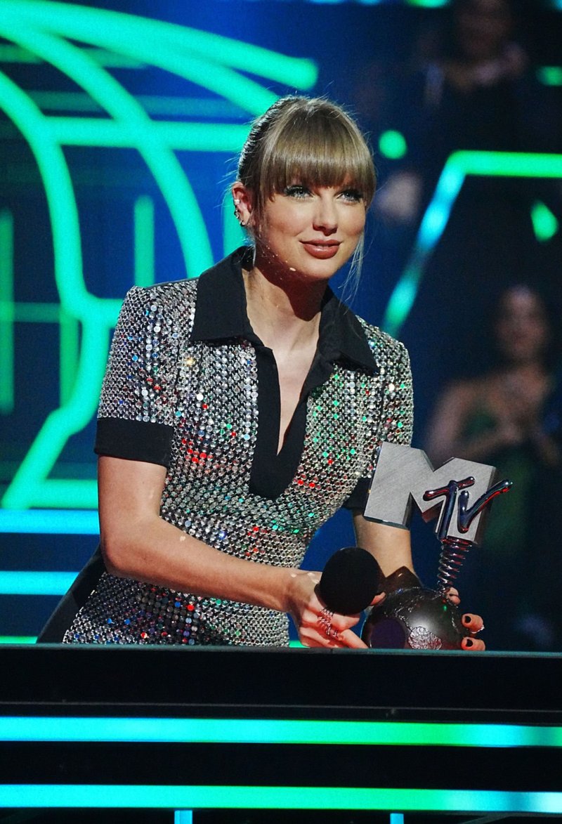 Taylor Swift at 2022 MTV Europe Music Awards — photo 340