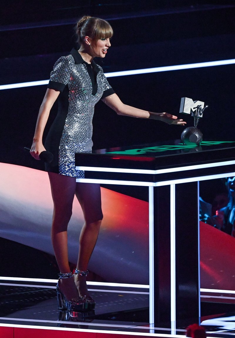 Taylor Swift at 2022 MTV Europe Music Awards — photo 460