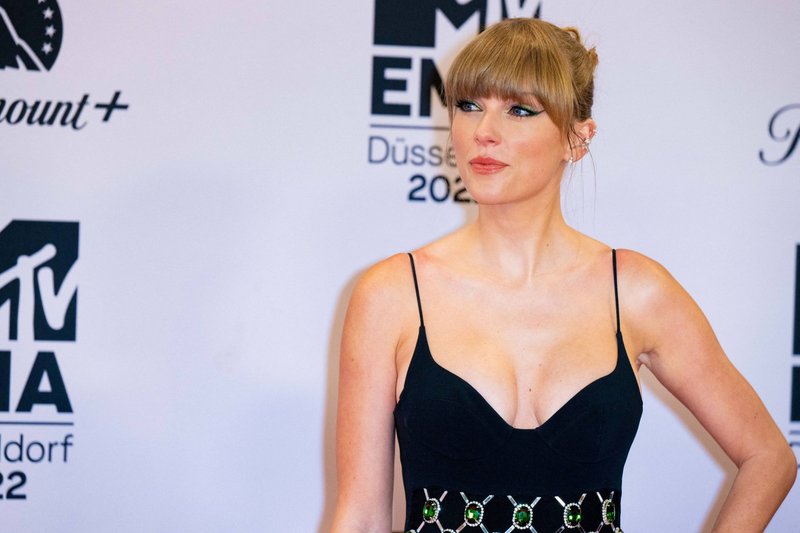 Taylor Swift at 2022 MTV Europe Music Awards — photo 493