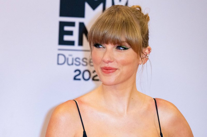 Taylor Swift at 2022 MTV Europe Music Awards — photo 494