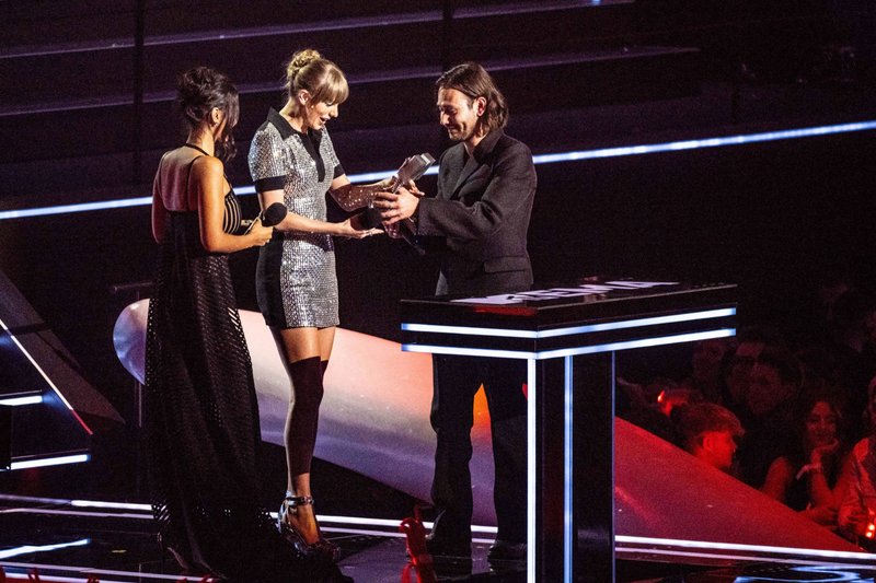 Taylor Swift at 2022 MTV Europe Music Awards — photo 501