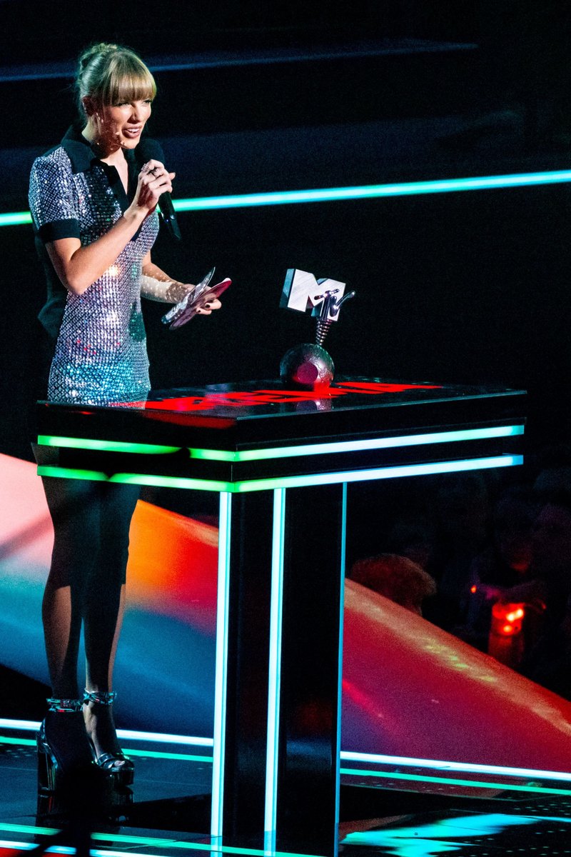 Taylor Swift at 2022 MTV Europe Music Awards — photo 521