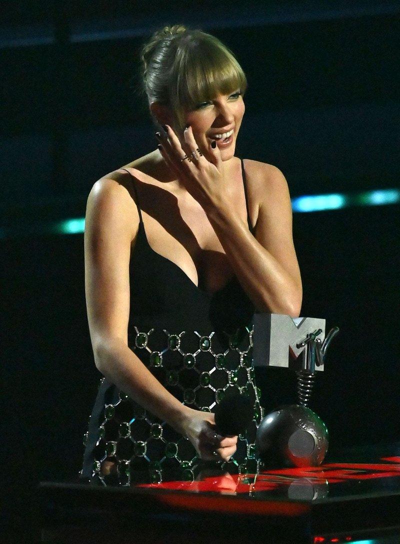 Taylor Swift at 2022 MTV Europe Music Awards — photo 528