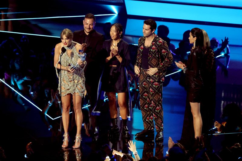Taylor Swift at 2022 MTV Video Music Awards — photo 32