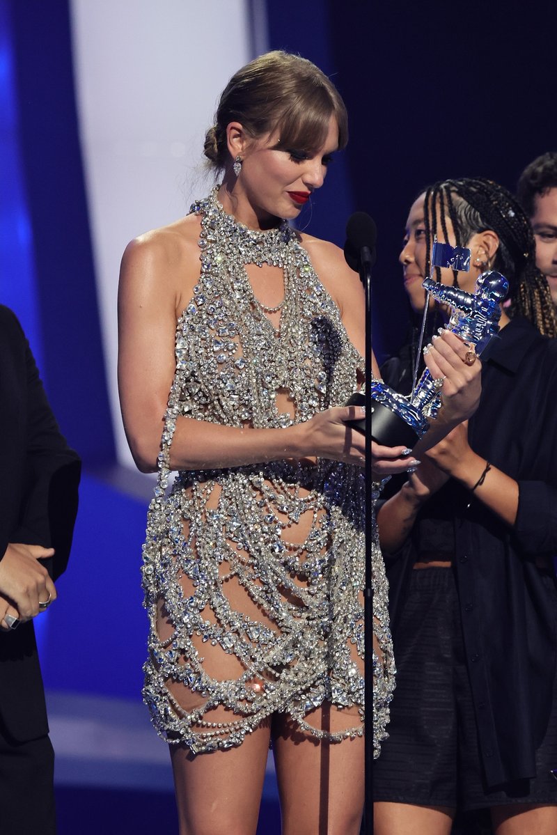 Taylor Swift at 2022 MTV Video Music Awards — photo 35