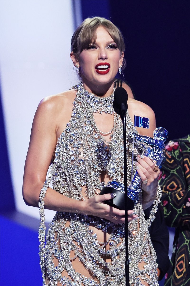 Taylor Swift at 2022 MTV Video Music Awards — photo 39