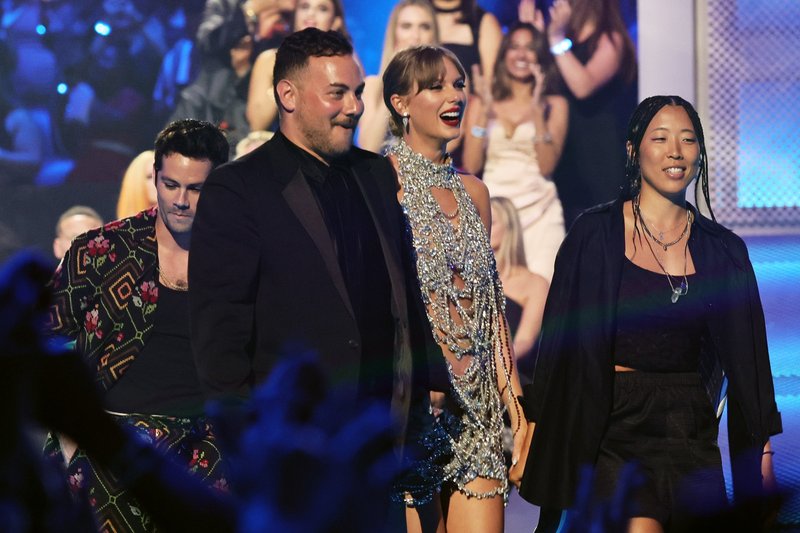 Taylor Swift at 2022 MTV Video Music Awards — photo 43