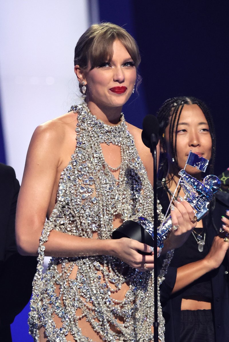 Taylor Swift at 2022 MTV Video Music Awards — photo 47