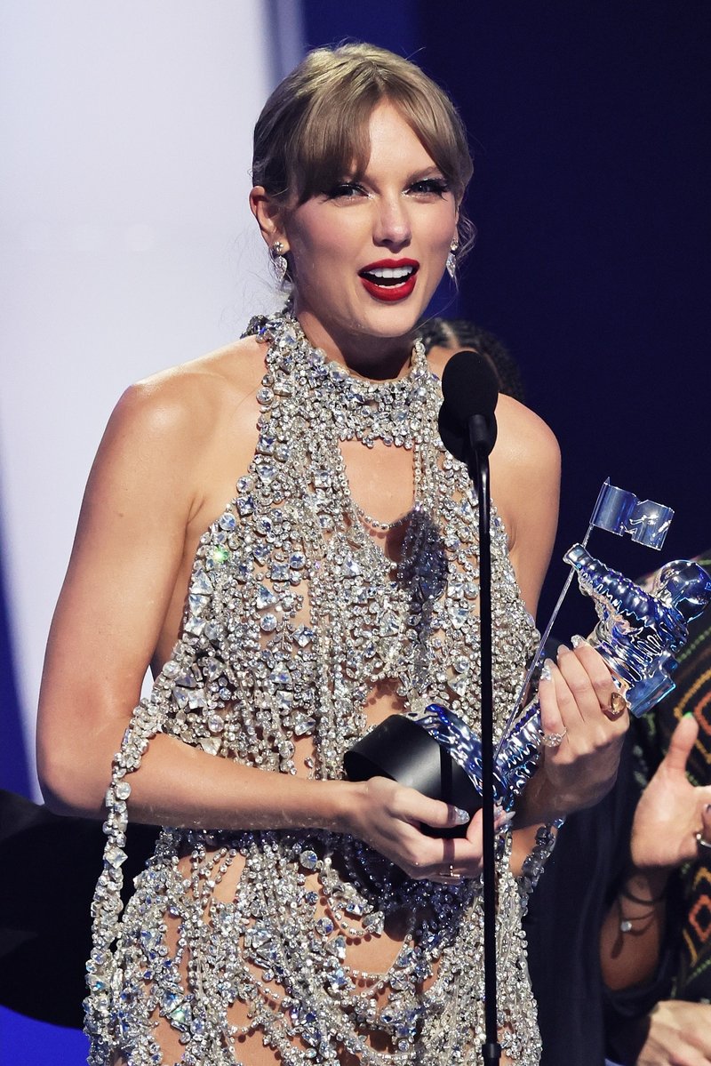 Taylor Swift at 2022 MTV Video Music Awards — photo 48