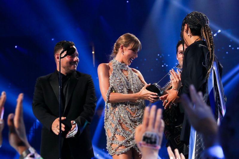 Taylor Swift at 2022 MTV Video Music Awards — photo 52