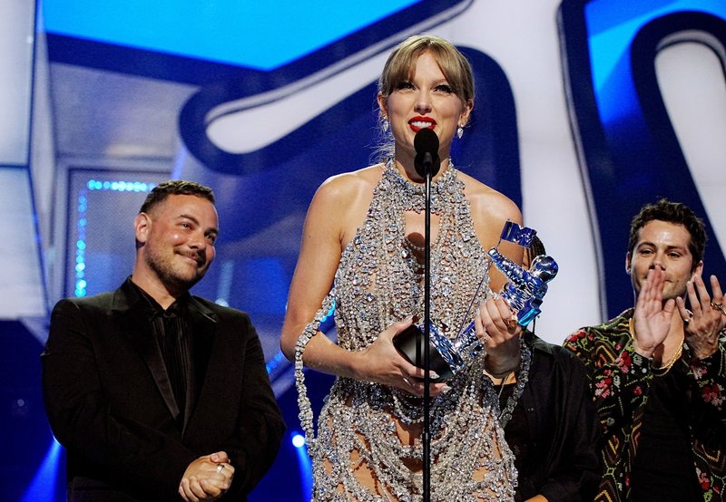 Taylor Swift at 2022 MTV Video Music Awards — photo 57