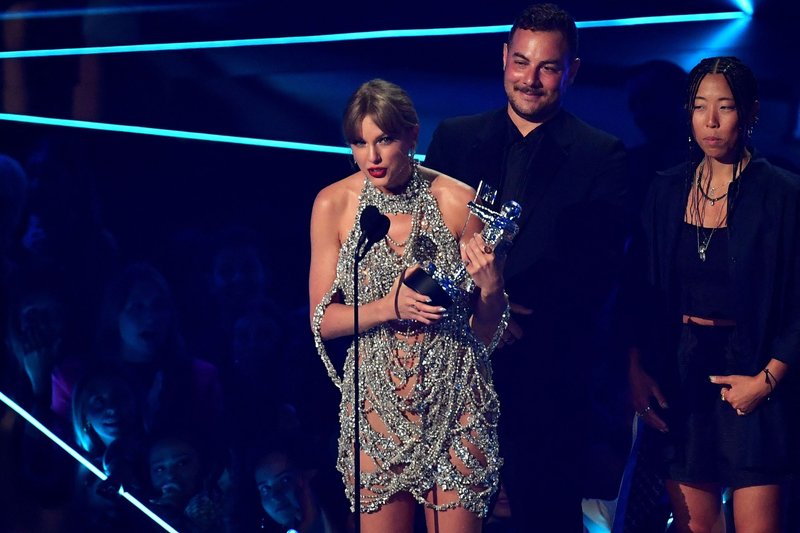 Taylor Swift at 2022 MTV Video Music Awards — photo 62