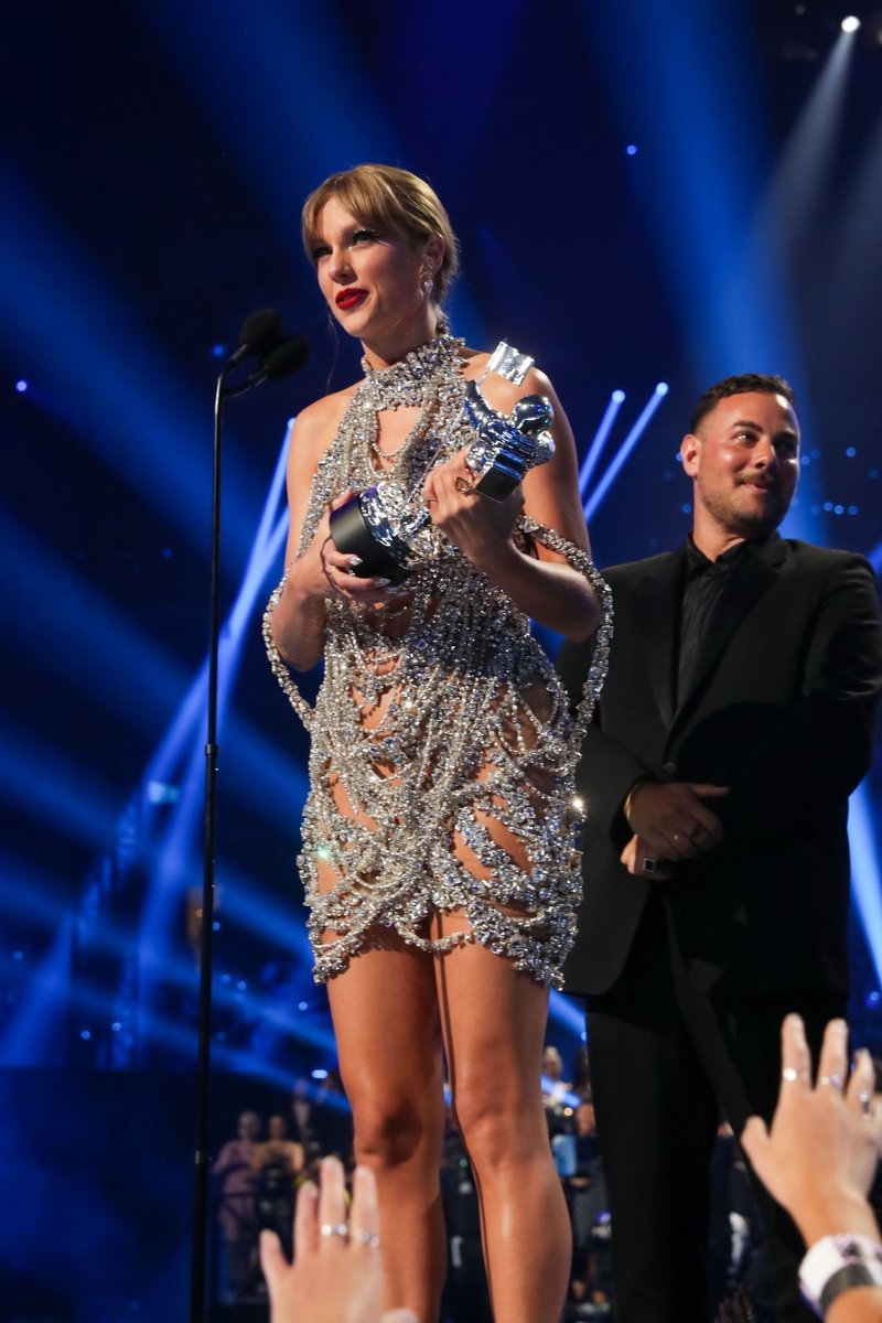 Taylor Swift at 2022 MTV Video Music Awards — photo 63