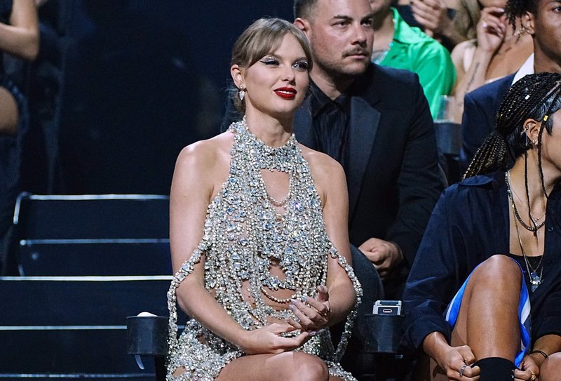 Taylor Swift at 2022 MTV Video Music Awards — photo 70