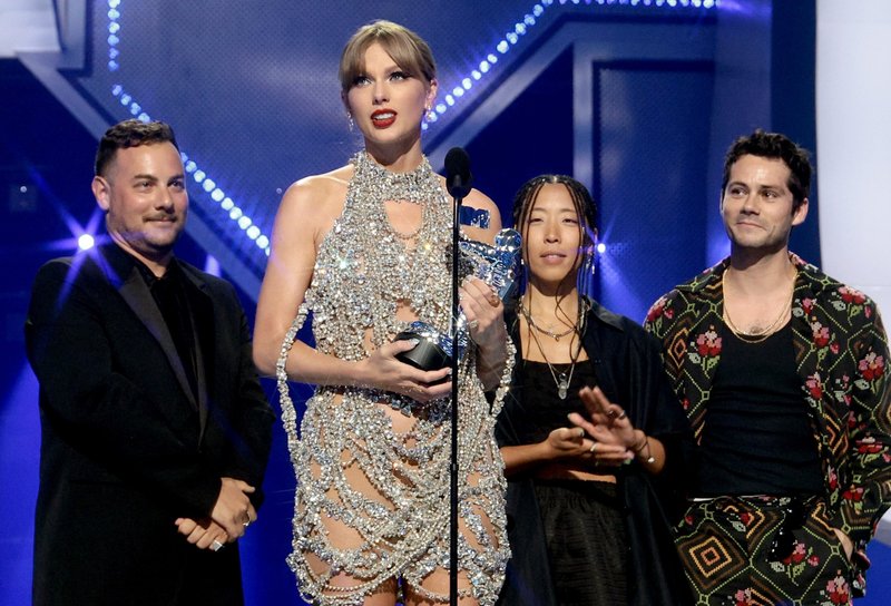 Taylor Swift at 2022 MTV Video Music Awards — photo 73