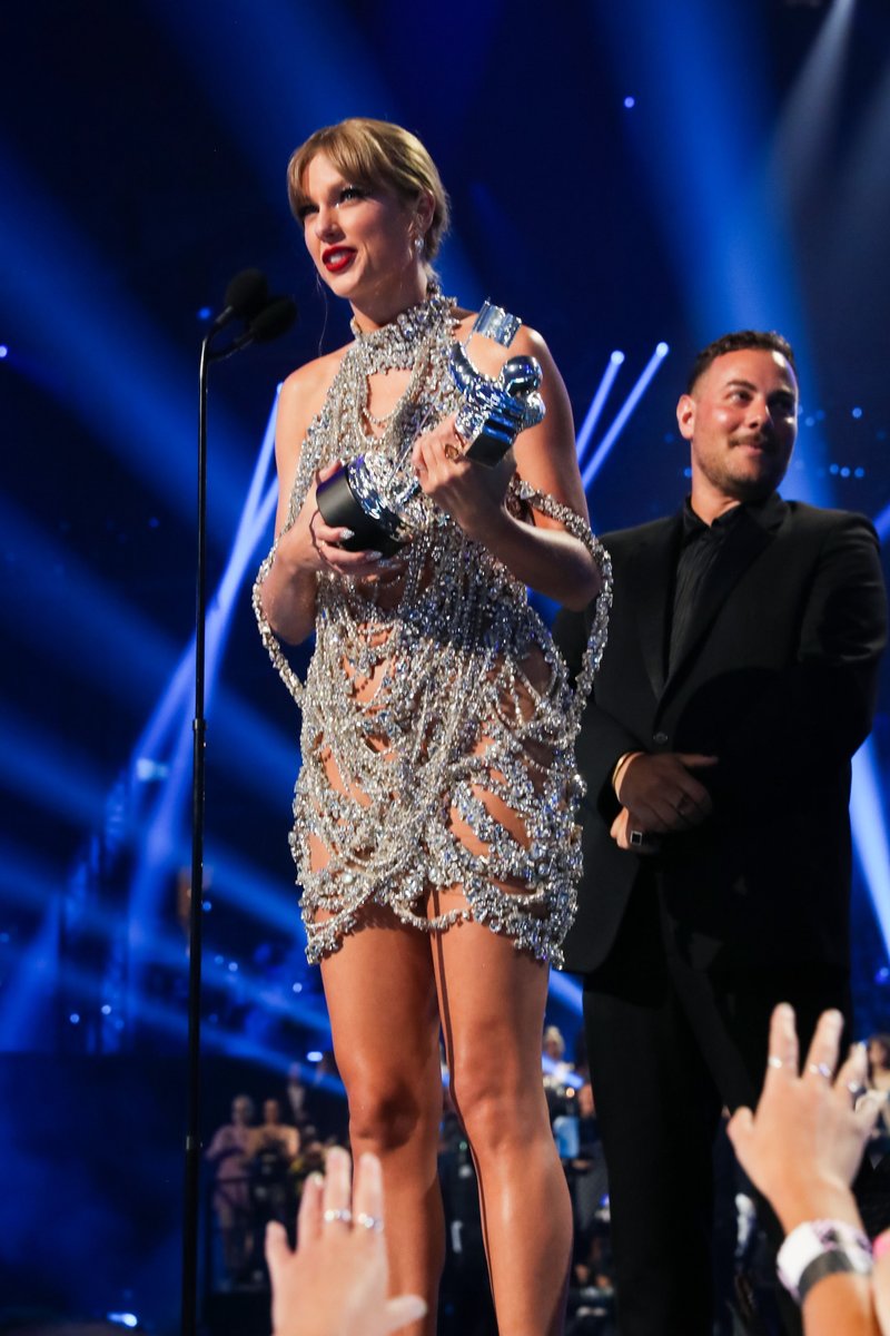 Taylor Swift at 2022 MTV Video Music Awards — photo 87