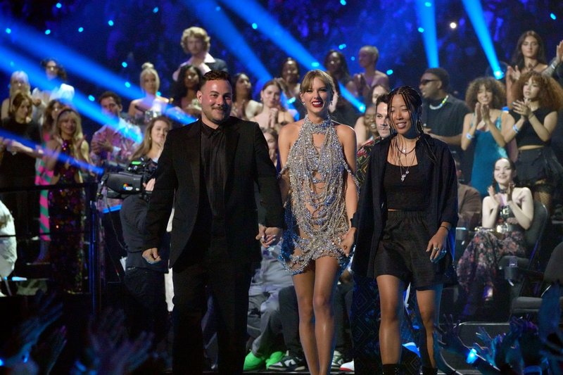 Taylor Swift at 2022 MTV Video Music Awards — photo 90